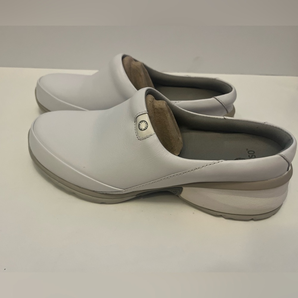 Nurse Shoes-White Leather Mules